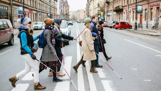 Питер. Экскурсия "Петербург на ощупь: прогулка с завязанными глазами"