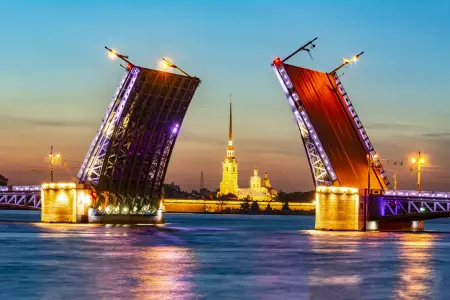 Прогулка на теплоходе "Пять разводных мостов" Причал на Синопской наб. д.10 (м.пл.Александра Невского)