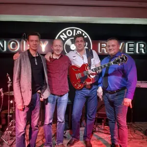 Ужин с блюзовым сопровождением «Traveler's club» Джазовый ресторан «Noisy River»